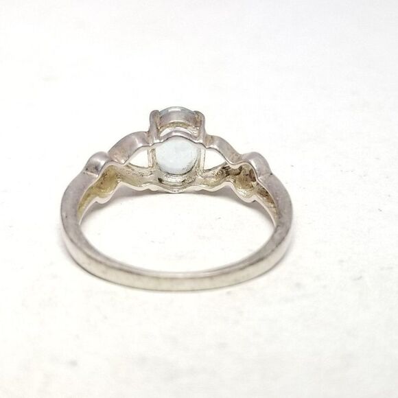 Vintage Sterling Silver Light Blue Oval Rhinestone Solitaire Ring, Size 7 Band - Picture 4 of 10